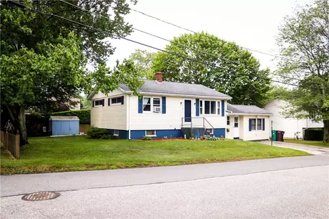 165 Hamilton St, Woonsocket, RI 02895 photo 2