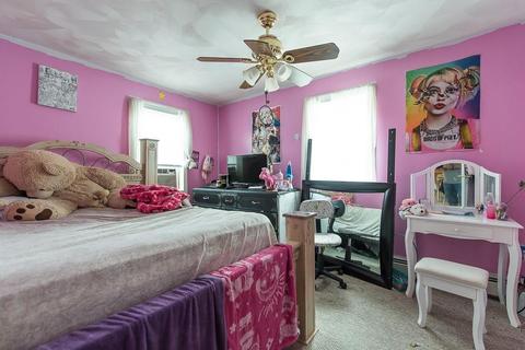 322 Grove St, Woonsocket, RI 02895 photo 25