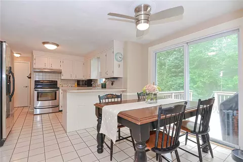 75 Hedgerow Dr, Warwick, RI 02886 photo 11