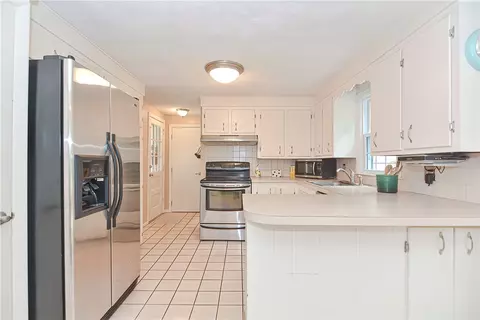 75 Hedgerow Dr, Warwick, RI 02886 photo 13