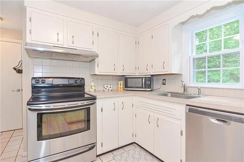 75 Hedgerow Dr, Warwick, RI 02886 photo 14