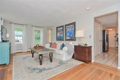 75 Hedgerow Dr, Warwick, RI 02886 photo 9
