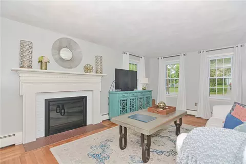75 Hedgerow Dr, Warwick, RI 02886 photo 6