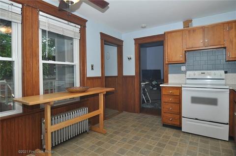 28 Warner St, Woonsocket, RI 02895 photo 7
