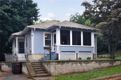 28 Warner St, Woonsocket, RI 02895 photo 1