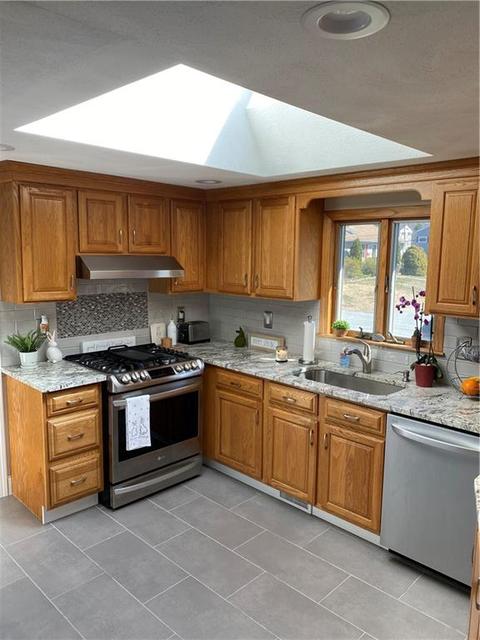 53 Oberlin Dr, Warwick, RI 02886 photo 1
