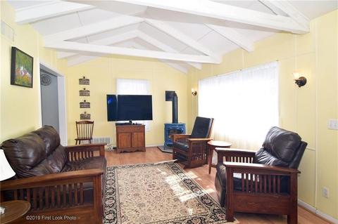 75 Shenandoah Rd, Warwick, RI 02886 photo 3