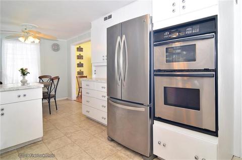 75 Shenandoah Rd, Warwick, RI 02886 photo 5