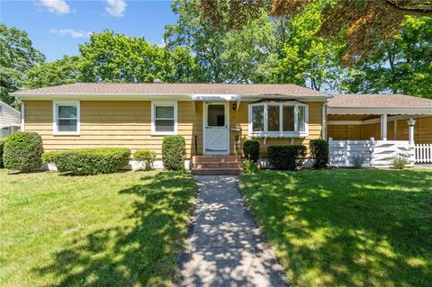 15 Adrian St, Warwick, RI 02886 photo 4