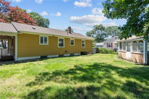 15 Adrian St, Warwick, RI 02886 photo 9