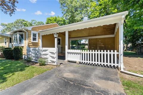 15 Adrian St, Warwick, RI 02886 photo 5
