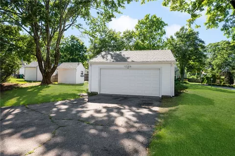 48 Circuit Dr, Warwick, RI 02889 photo 39