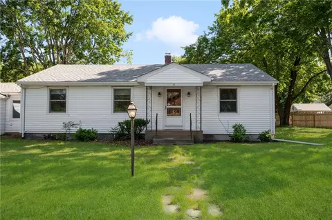 48 Circuit Dr, Warwick, RI 02889 photo 3