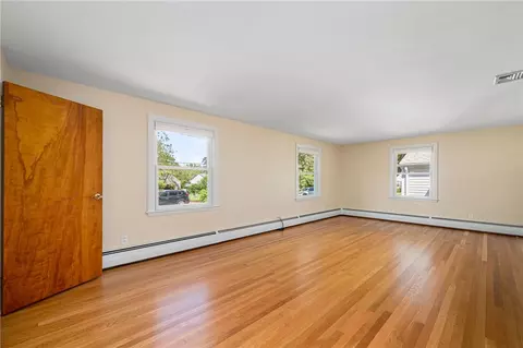 48 Circuit Dr, Warwick, RI 02889 photo 12
