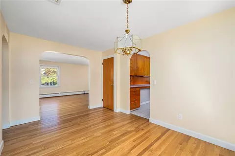 48 Circuit Dr, Warwick, RI 02889 photo 17