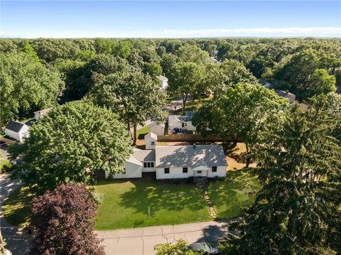 48 Circuit Dr, Warwick, RI 02889 photo 2