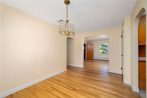 48 Circuit Dr, Warwick, RI 02889 photo 18