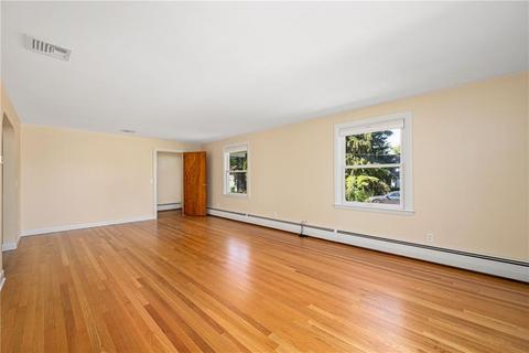 48 Circuit Dr, Warwick, RI 02889 photo 13