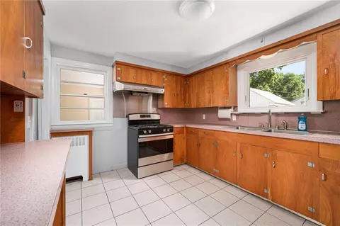 48 Circuit Dr, Warwick, RI 02889 photo 25