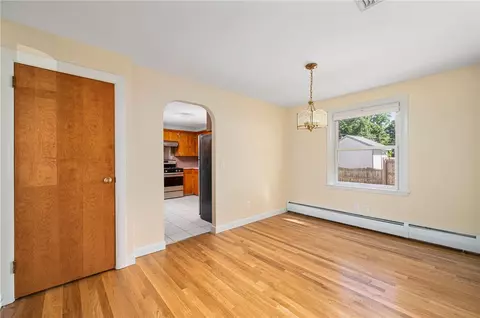 48 Circuit Dr, Warwick, RI 02889 photo 19