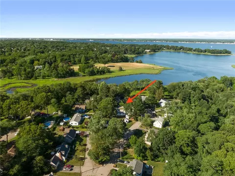 48 Circuit Dr, Warwick, RI 02889 photo 9