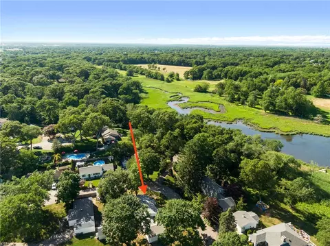 48 Circuit Dr, Warwick, RI 02889 photo 5