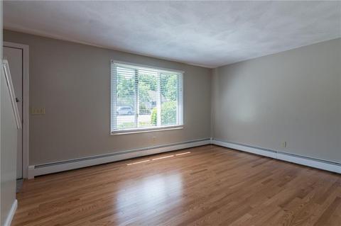 33 Grimshaw Pl, Warwick, RI 02889 photo 12