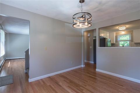33 Grimshaw Pl, Warwick, RI 02889 photo 9