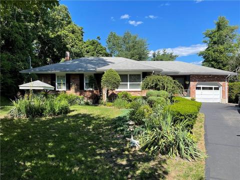 476 Mendon Rd, Woonsocket, RI 02895 photo 1