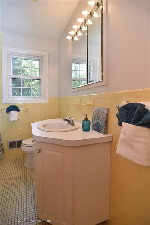 155 Rodney Rd, Warwick, RI 02889 photo 12