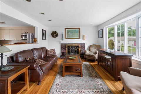 70 Sandro Dr, Warwick, RI 02886 photo 9