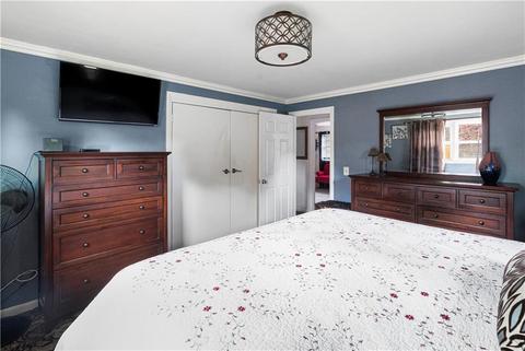 70 Sandro Dr, Warwick, RI 02886 photo 12