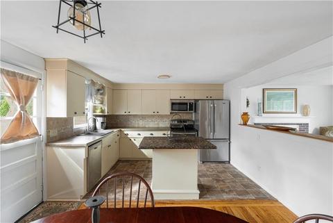 70 Sandro Dr, Warwick, RI 02886 photo 5