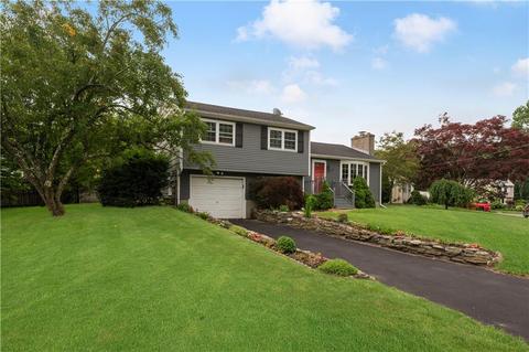 70 Sandro Dr, Warwick, RI 02886 photo 2