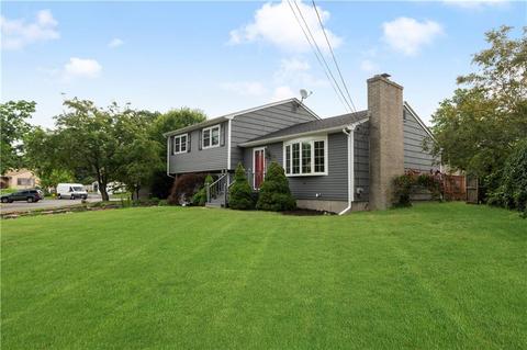 70 Sandro Dr, Warwick, RI 02886 photo 3