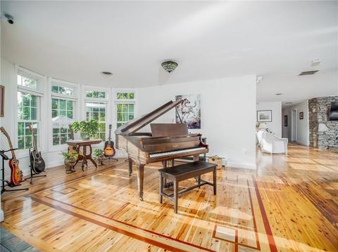90 Thompson Rd, Thompson, CT 06277 photo 32
