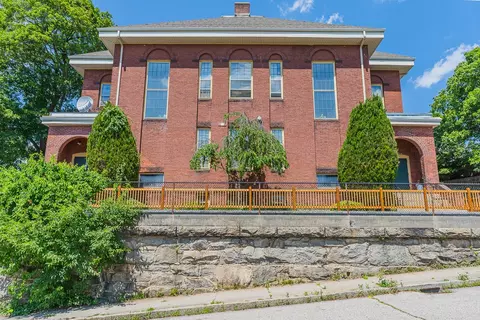388 Vose St #4, Woonsocket, RI 02895 photo 4