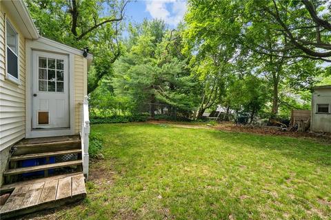 27 Cliff Rd, Warwick, RI 02889 photo 4