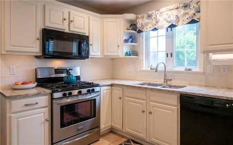 241 Compton View Dr, Middletown, RI 02842 photo 13