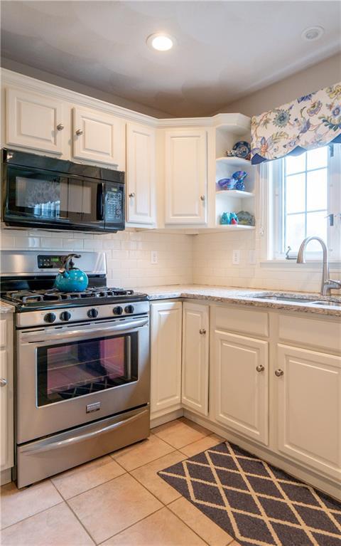 241 Compton View Dr, Middletown, RI 02842 photo 14
