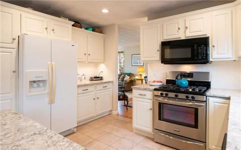 241 Compton View Dr, Middletown, RI 02842 photo 12