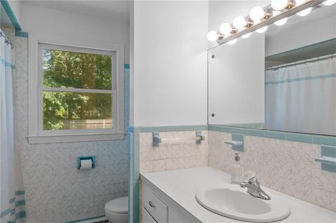 15 Fifth Ave, Warwick, RI 02888 photo 11