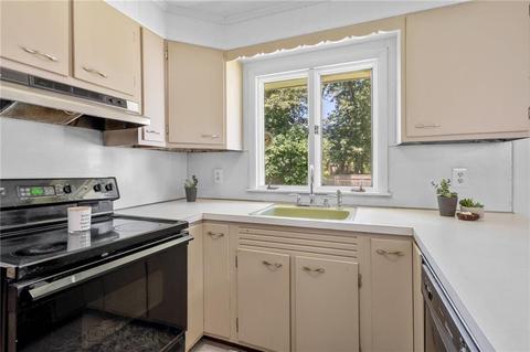 15 Fifth Ave, Warwick, RI 02888 photo 8