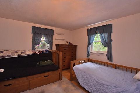76 Aurora Dr, Warwick, RI 02889 photo 8