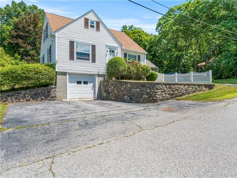 52 Bartlett St, Woonsocket, RI 02895 photo 3