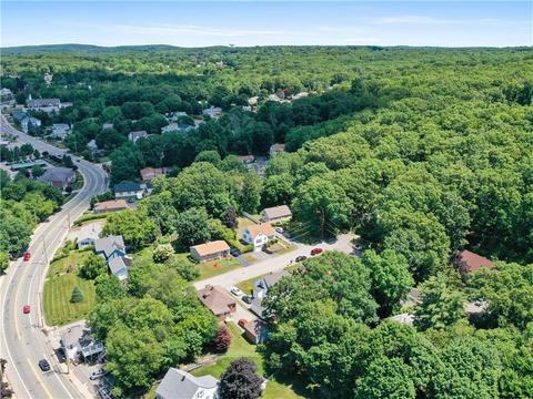 52 Bartlett St, Woonsocket, RI 02895 photo 27