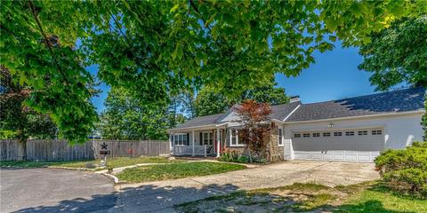 4 Quinlan Ct, Warwick, RI 02886 photo 2