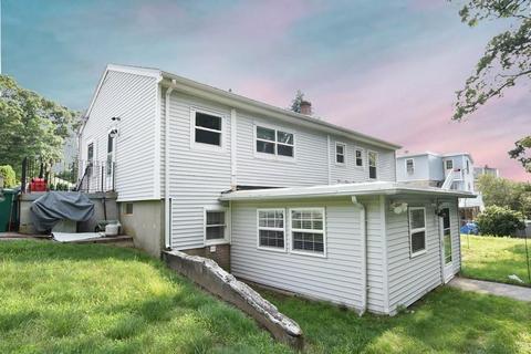 288 Aylsworth Ave, Woonsocket, RI 02895 photo 3