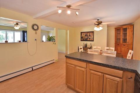 288 Aylsworth Ave, Woonsocket, RI 02895 photo 8