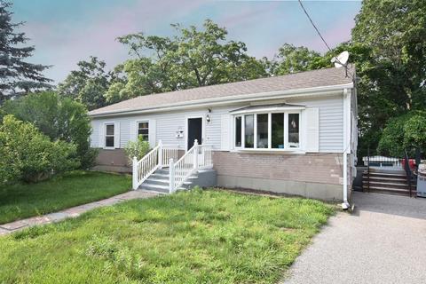 288 Aylsworth Ave, Woonsocket, RI 02895 photo 2
